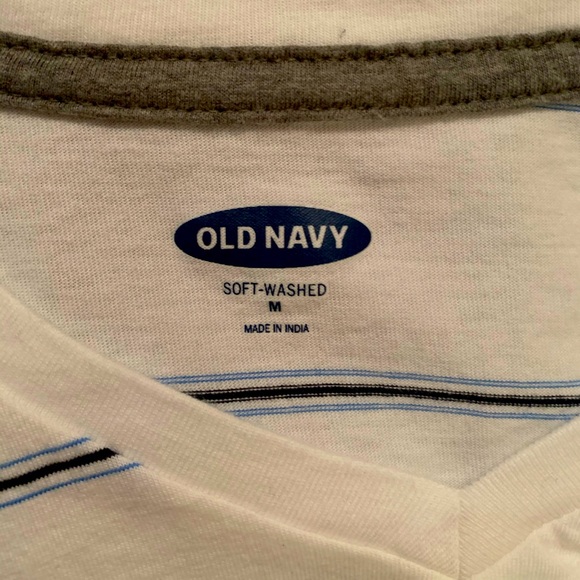 Old Navy retro style t-shirt. - Picture 3 of 3